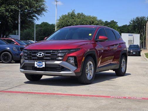 Red 2025 Hyundai TUCSON SE