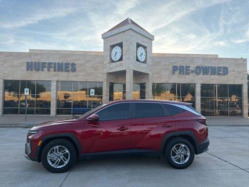 Red 2025 Hyundai TUCSON SE