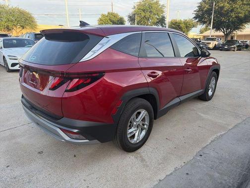 Red 2025 Hyundai TUCSON SE