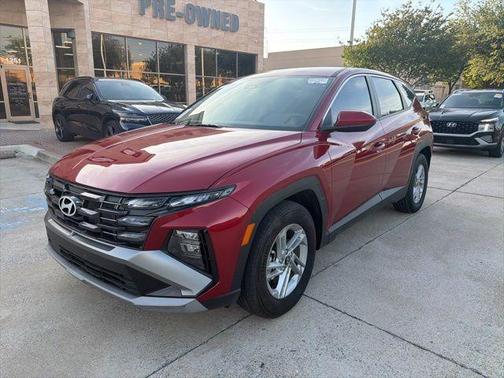 Red 2025 Hyundai TUCSON SE