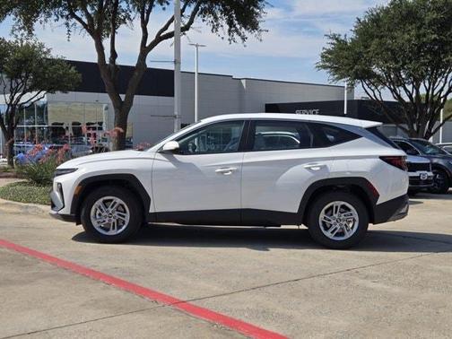 White Pearl 2026 Hyundai TUCSON SE