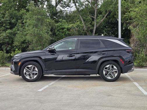 Phantom Black 2025 Hyundai TUCSON SEL Convenience