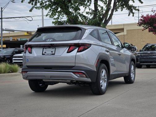 Shimmering Silver 2026 Hyundai TUCSON SE