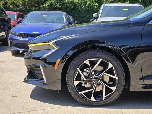 2025 Kia K5 EX