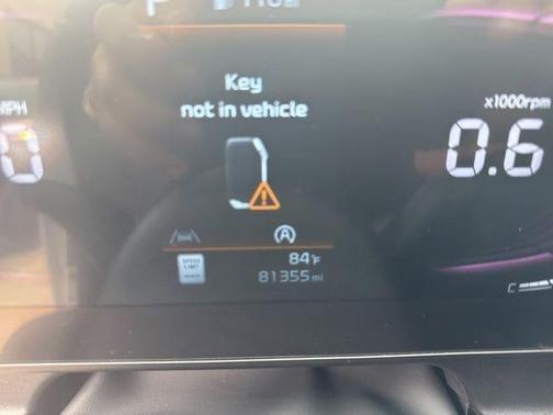 White Pearl 2023 Kia Sportage EX