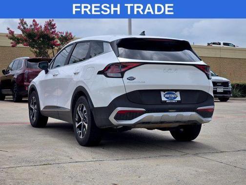 White Pearl 2023 Kia Sportage EX