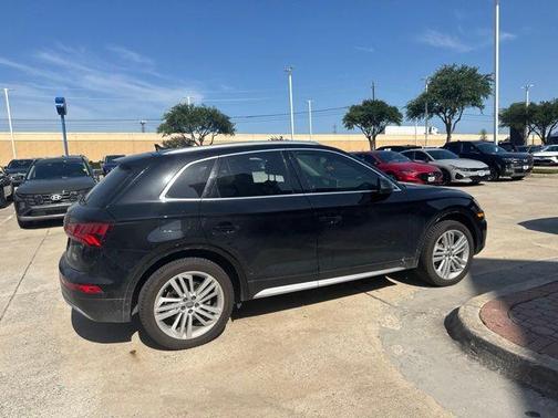 Mythos Black Metallic 2018 Audi Q5 2.0T Premium Plus
