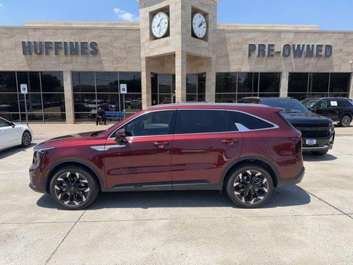 Red 2025 Kia Sorento SX