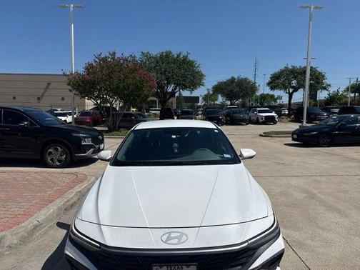 White 2024 Hyundai ELANTRA SEL