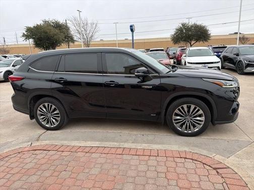 2021 Toyota Highlander Hybrid Platinum