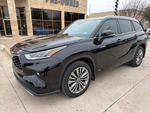 2021 Toyota Highlander Hybrid Platinum