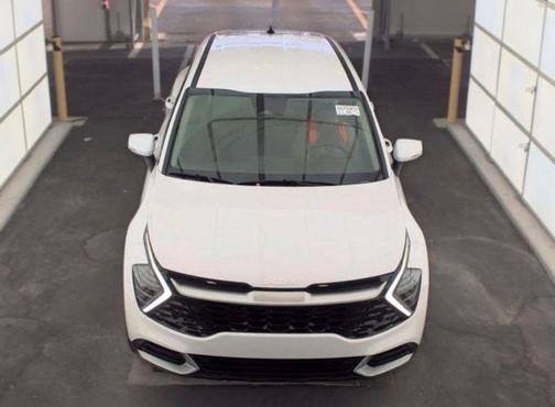 White Pearl 2025 Kia Sportage EX