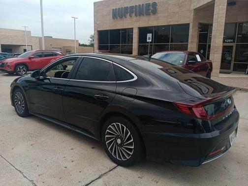 2022 Hyundai SONATA Hybrid Limited