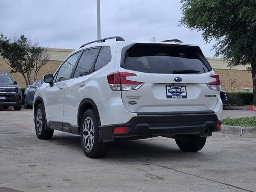 Crystal White Pearl 2020 Subaru Forester Premium