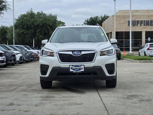 Crystal White Pearl 2020 Subaru Forester Premium