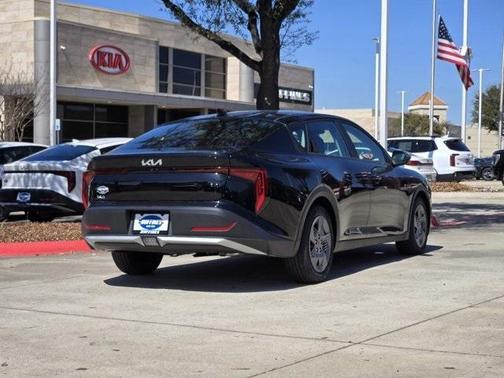 2025 Kia K4 LX