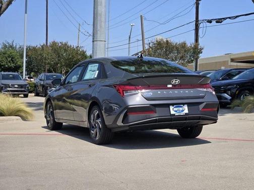 2025 Hyundai ELANTRA HEV SEL Sport