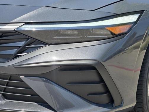 2025 Hyundai ELANTRA HEV SEL Sport