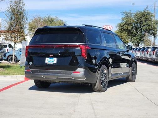 2026 Kia Carnival SX