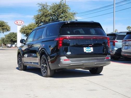 2026 Kia Carnival SX