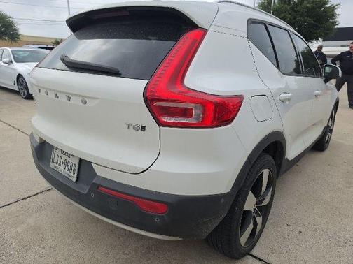 2019 Volvo XC40 T5 Momentum