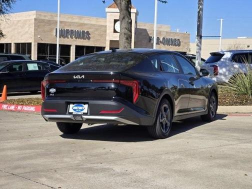 2025 Kia K4 LXS