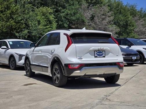 2025 Kia Niro SX
