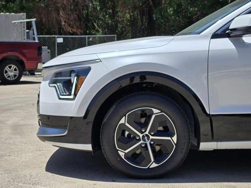 2025 Kia Niro SX