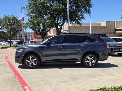 2023 Kia Sorento S