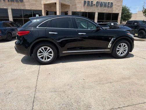 Black Obsidian 2017 INFINITI QX70 Base