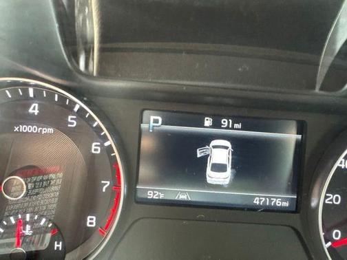 Snow White Pearl 2024 Kia Forte LXS