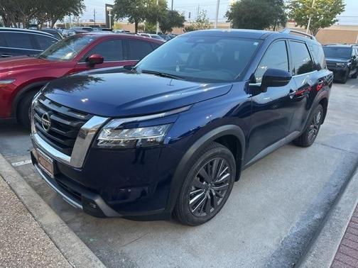 2022 Nissan Pathfinder SL