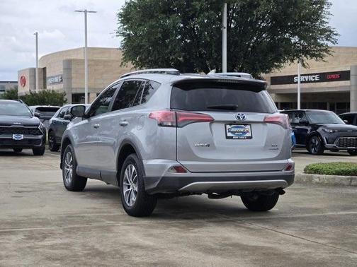 2017 Toyota RAV4 Hybrid XLE