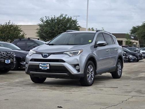 2017 Toyota RAV4 Hybrid XLE