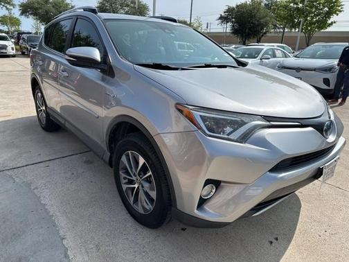 2017 Toyota RAV4 Hybrid XLE