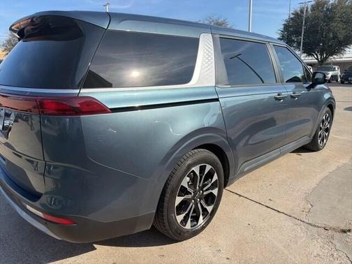 2022 Kia Carnival EX
