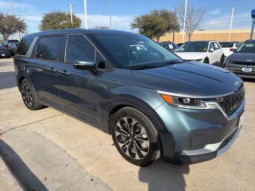 2022 Kia Carnival EX