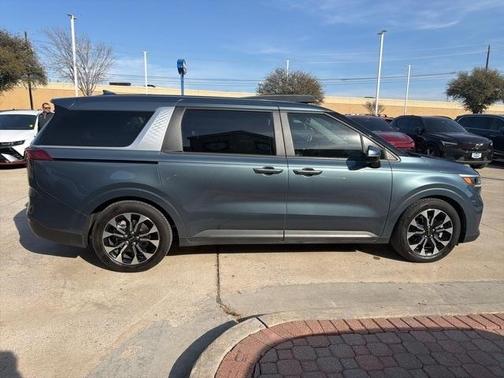 2022 Kia Carnival EX