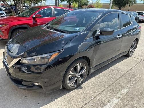 2022 Nissan Leaf SV