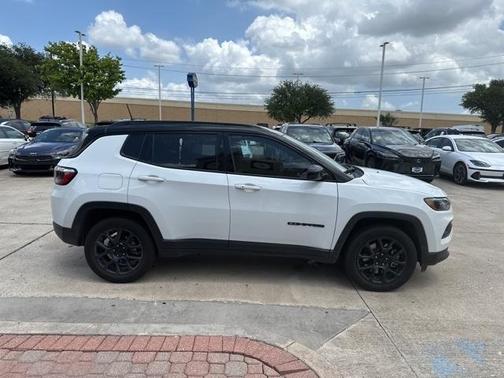 2023 Jeep Compass Altitude