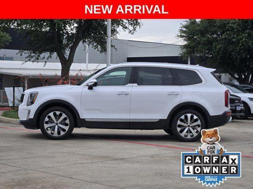 White Pearl 2022 Kia Telluride S