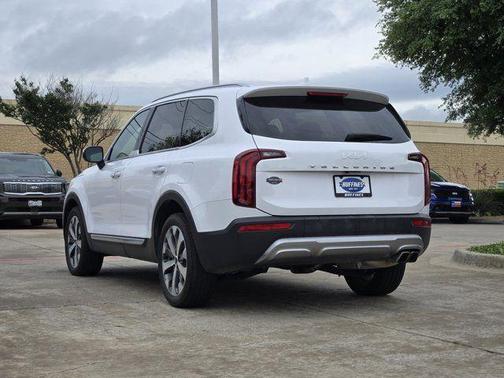 White Pearl 2022 Kia Telluride S