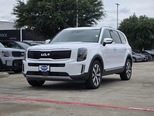 White Pearl 2022 Kia Telluride S