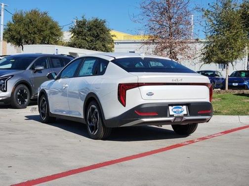 2025 Kia K4 EX