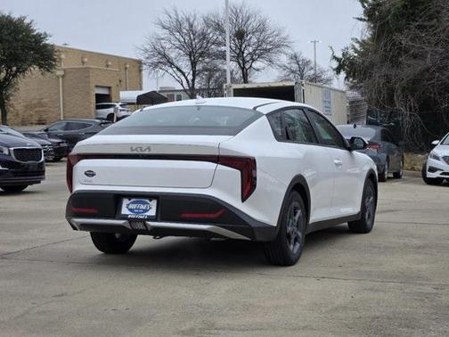 2025 Kia K4 LXS