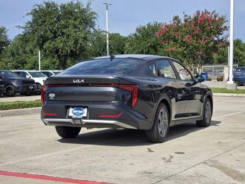 2025 Kia K4 LX