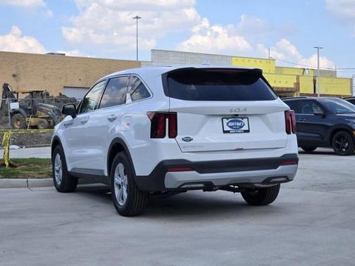 2025 Kia Sorento LX
