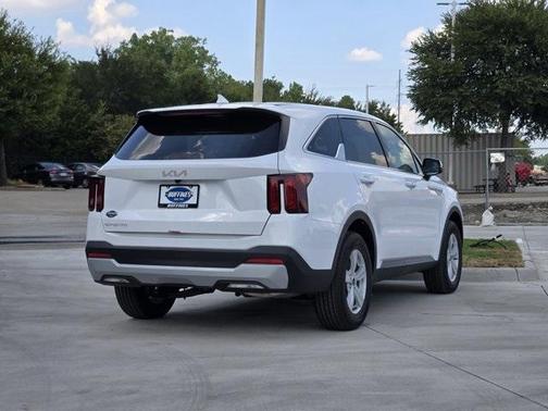 2025 Kia Sorento LX