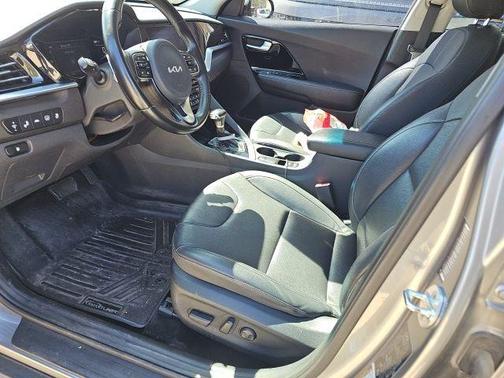2022 Kia Niro Touring SE