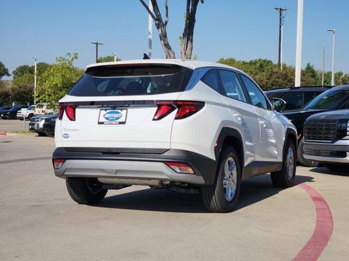 2026 Hyundai TUCSON SE